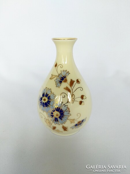 Hand-painted cornflower vase by Zsolnay. (No.: 23/162.)