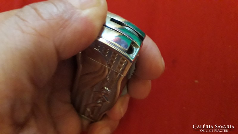 Very nice flint naked girly nickel-plated lighter handle spring knife as shown in the pictures