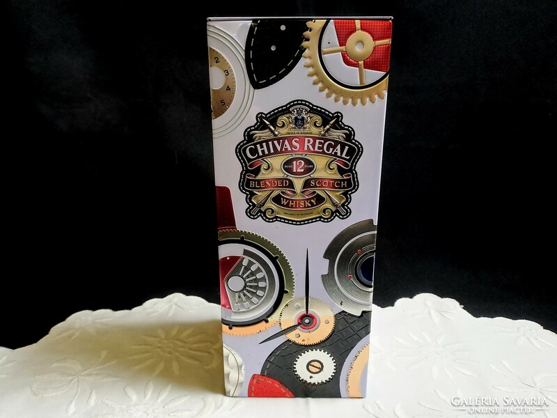 Chivas Regal italos díszdoboz, fémdoboz 25 cm magas