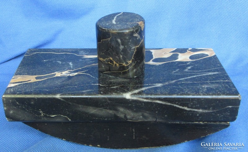 Régi márvány két tégelyes tintatartó üvegbetéttel  + trapper ,36 x 19,5 cm, aluról 2 filc hiányzik.