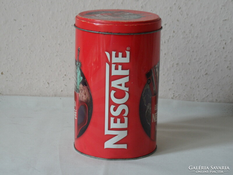 Nescafé old metal box