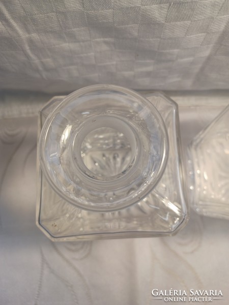 Gottinghen, offering whiskey with a decorative glass tray