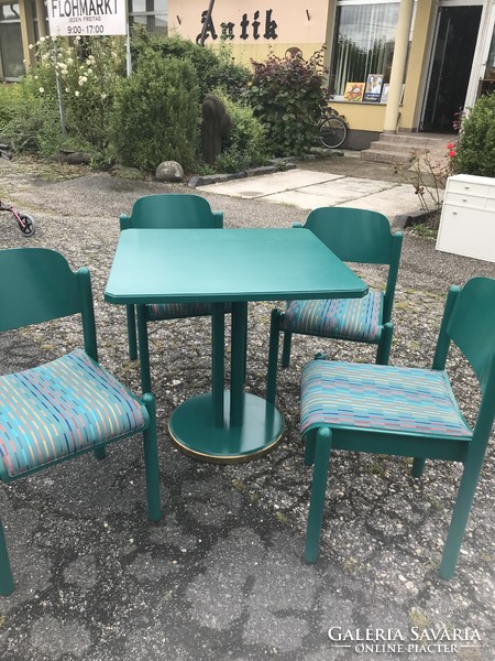 Thonet dining table with 4 chairs from the 70s and years
