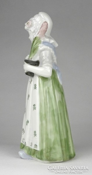 1N849 galluba & hoffmann jlmenau Flemish porcelain figure 18 cm