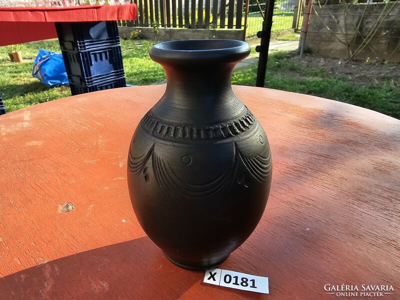 X0181 black ceramic skeleton vase 13.5 cm