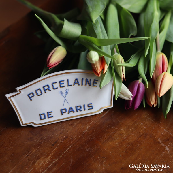 Porcelain de Paris display tábla