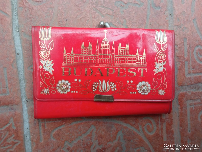 Retro red Budapest star on the parliament wallet (1960s-70s)