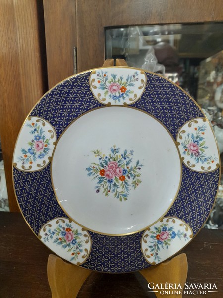 English Royal Worcester gilded flower pattern plate. 20.5 Cm.