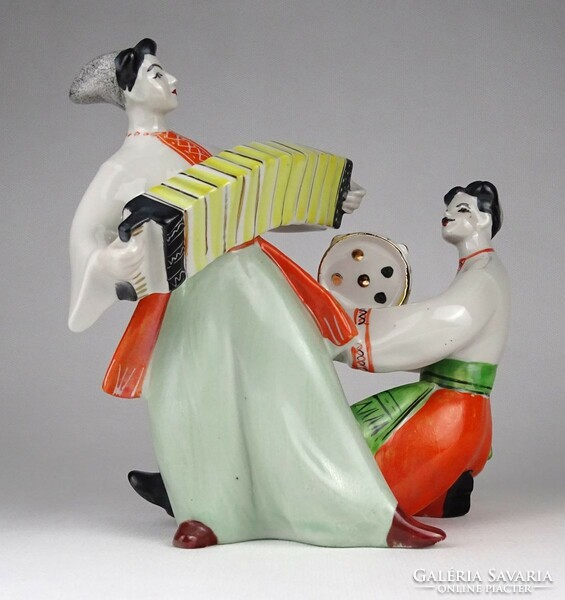 1N896 two-figure dancing Russian porcelain figure