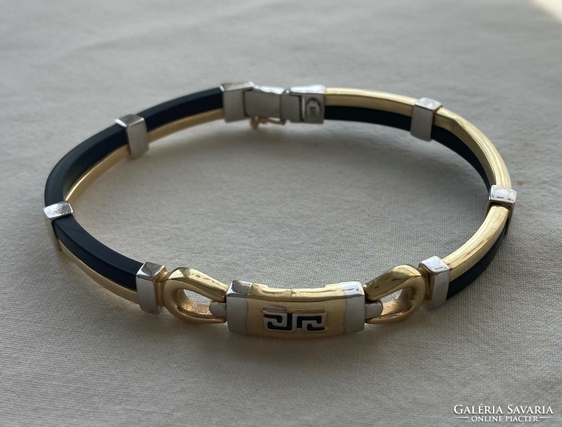 Men's gold bracelet with rubber