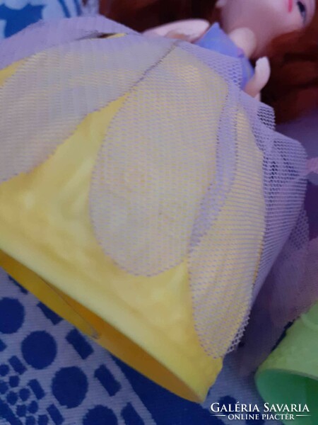 Emco Gelato Surprise süti baba  felhajtható szoknya - meglepetés baba párban. (Belle és Ariel)