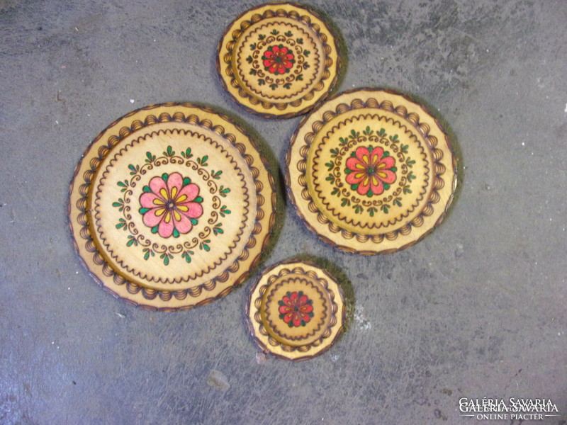 Painted and burnt ornament wooden plates 4 pcs