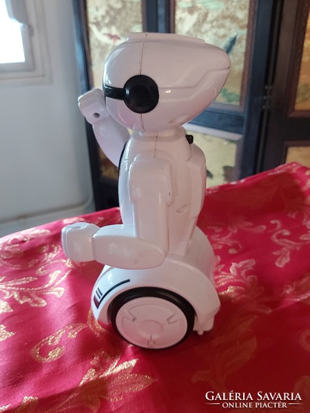 Electric dancing and singing robot - it works