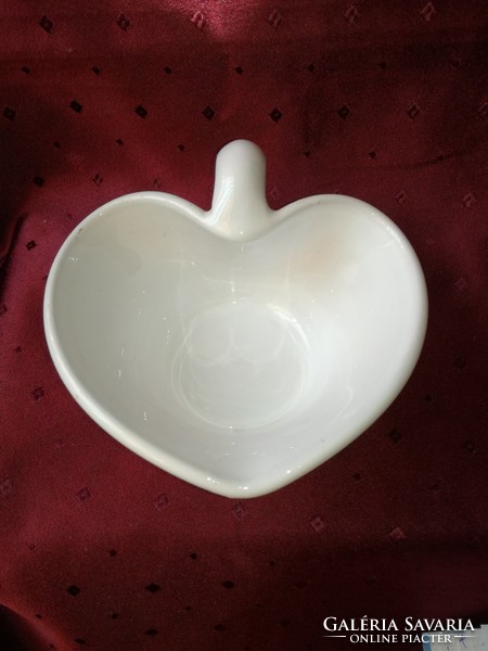 Heart-shaped porcelain tray
