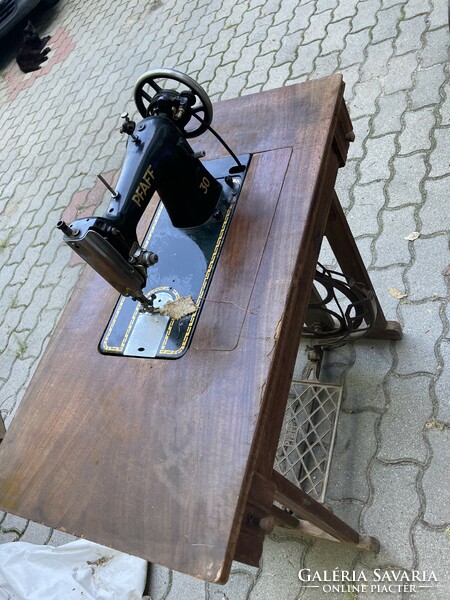 Pfaff 30 sewing machine with table for sale