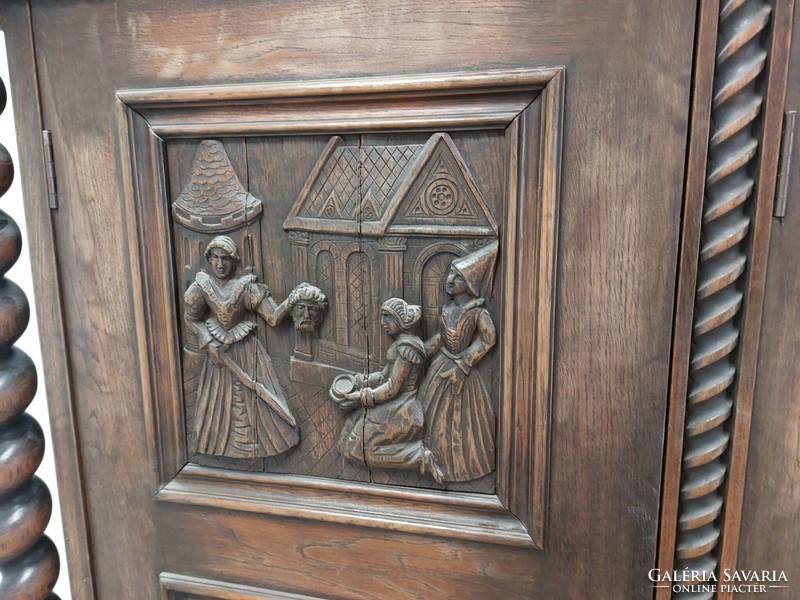 Neoreneszánsz antik kézzel faragott szekrény, bútor