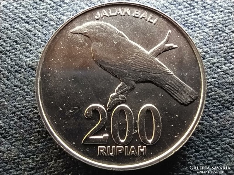 Indonesia jalak bali 200 rupiah from 2003 unc circulation line (id70107)