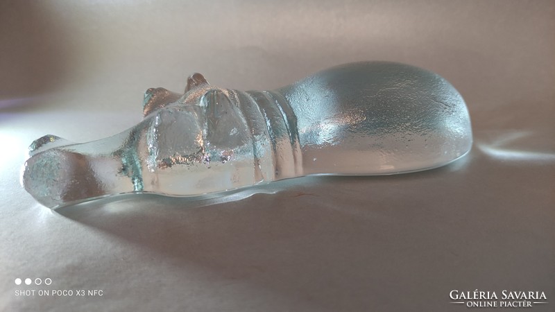 MOST ÉRDEMES VINNI! mélyen ár alatt - Kosta Boda üveg levélnehezék víziló szobor SÉRÜLT