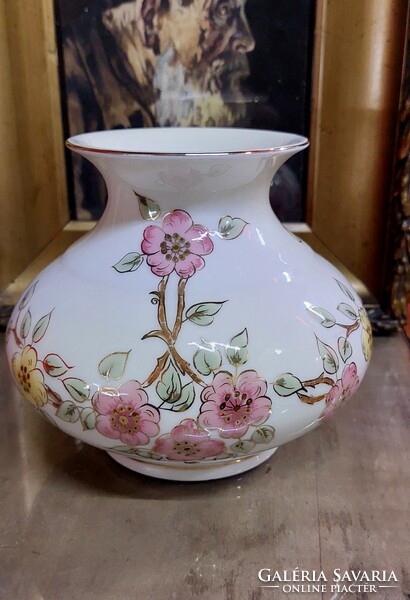 Zsolnay porcelán váza Galambos jelzéssel