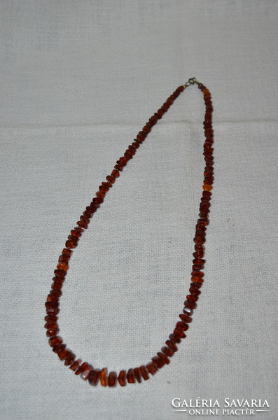 Amber necklace with polished eyes