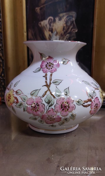 Zsolnay porcelán váza Galambos jelzéssel
