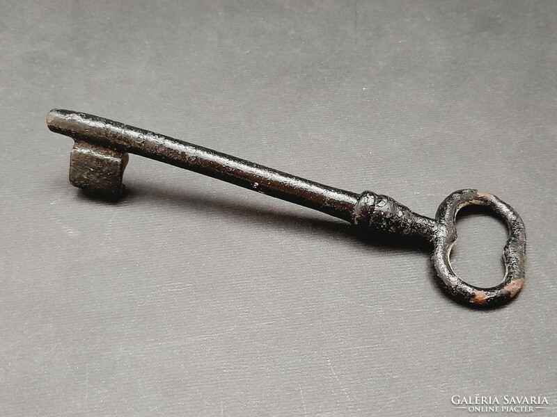 Antique large key, cellar key, 12.3 cm.