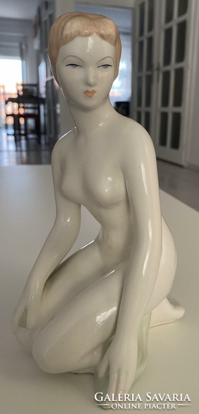 Aquincum porcelán női akt