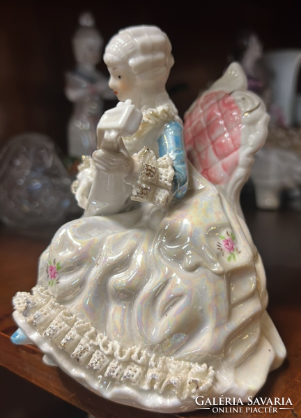 Porcelán barokk arisztokrata hölgy gitárral csipkés ruhában
