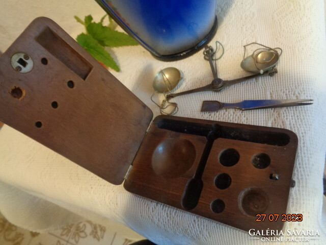 Pharmacy scale, nadler, with spoon tweezers, in original box, measures up to 1 kg