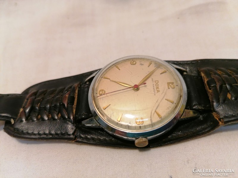 Doxa anti-magnetic large men's watch, works