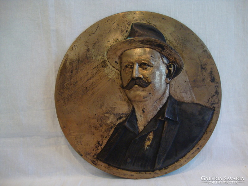 Gács Lajos férfi kalapban portré falidísz 29 cm 1,5 Kg