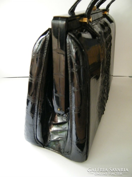 Very nice crocodile leather handbag with wallet and mirror