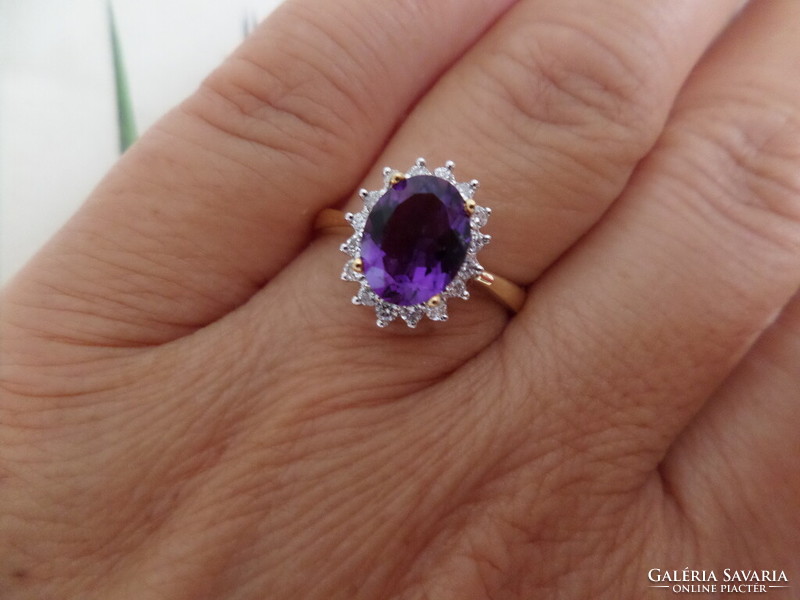 18K gold ring with dark purple amethyst and diamonds
