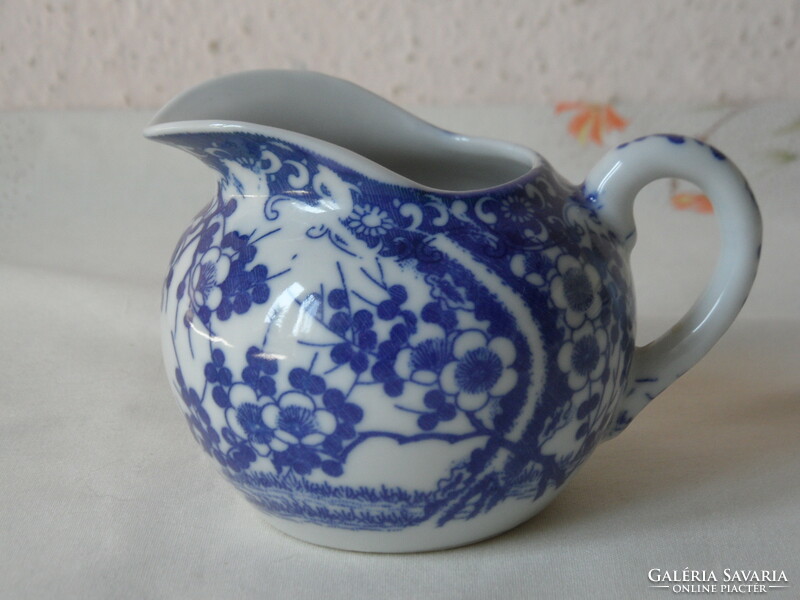 Older Japanese porcelain pourer, pitcher