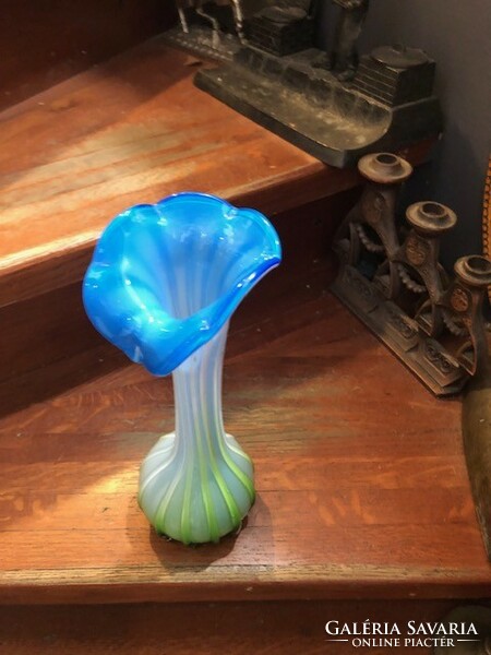 Muránói üveg váza, 1940-es évek, 26 cm-es magasságú, hibátlan.