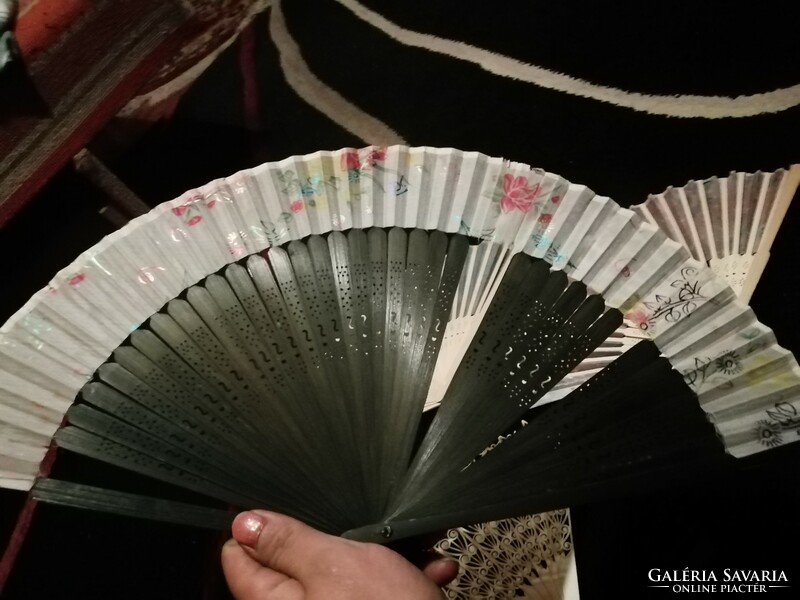 Old fans are in the condition shown in the pictures