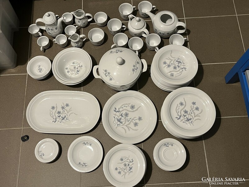 Kahla, blue flower-patterned tableware for sale (80 pieces)