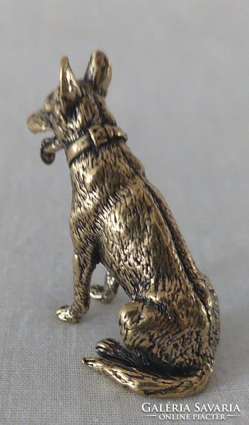 Miniatűr sárgaréz kutya figura