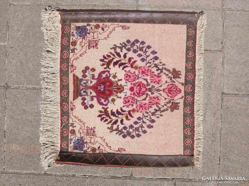 Kézi csomózású iráni sarugh pici szőnyeg. Alkudható.