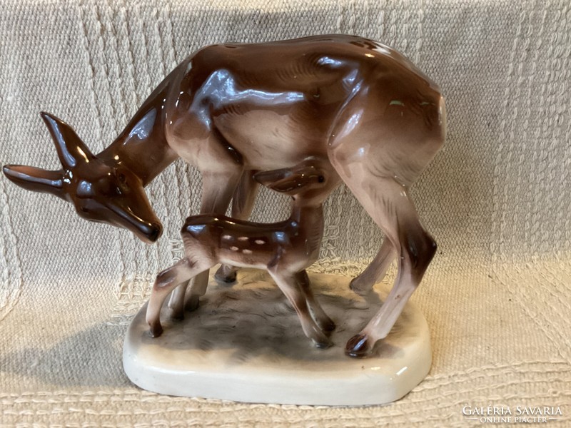 Charming marked porcelain statue with the kid of a mother deer