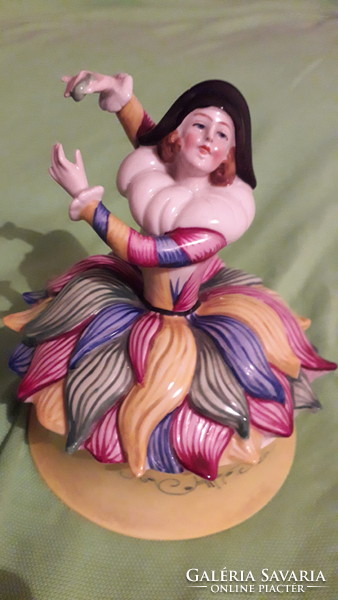 Antik ritka barokk - CAPODIMONTE - PAPAGINA porcelán figurális bonbonier 15 x 17 cm a képek szerint
