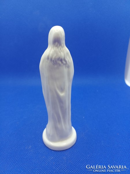 Aqumcum porcelain statue of Mary