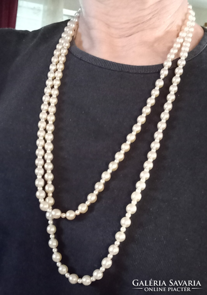 Classic white pearl necklace