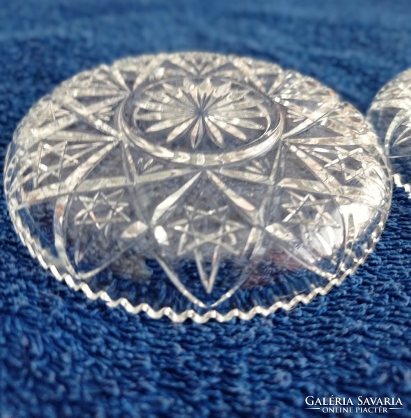 Crystal glass bowl, 10.5 cm in diameter