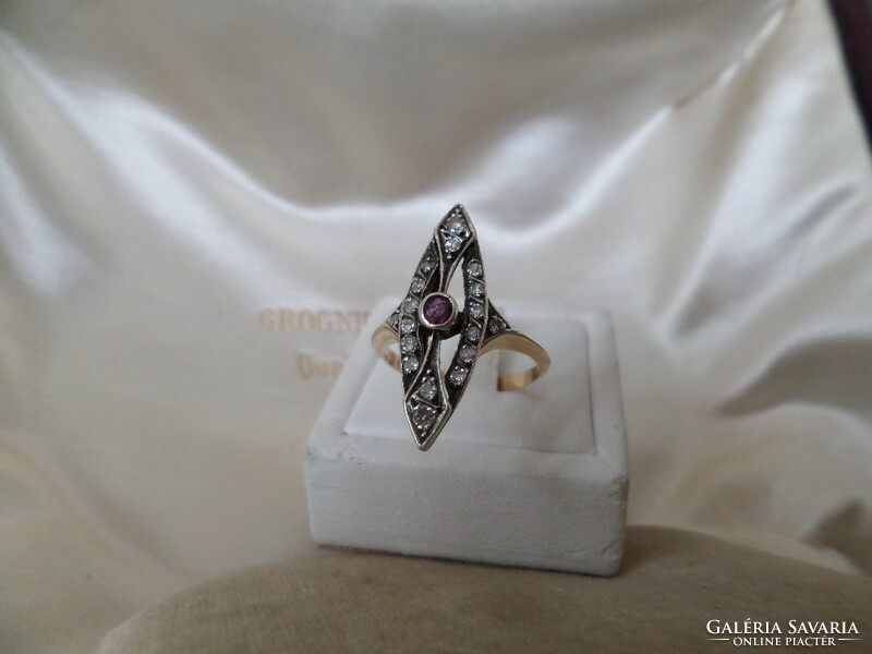 Antique gold navette ring with ruby and brilles