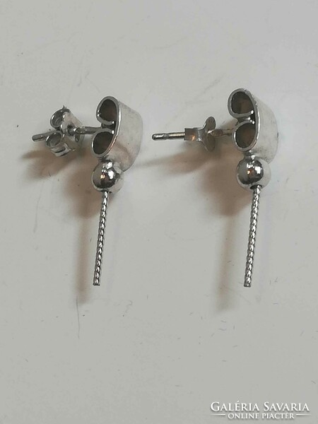 Showy silver earrings