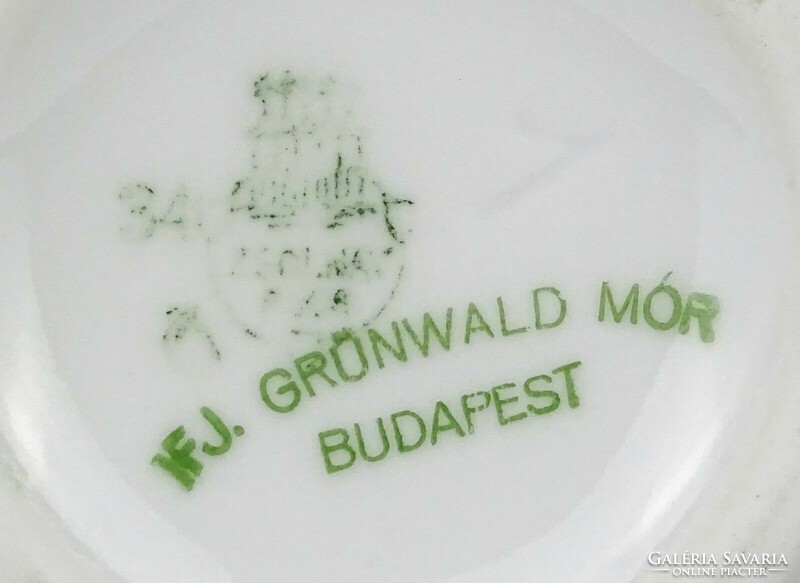 1O017 old small zsolnay - jr. Grünwald Moorish porcelain cream pourer - rare 10.5 Cm