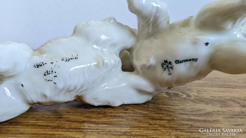 K. Ens (volkstedt) - porcelain dog
