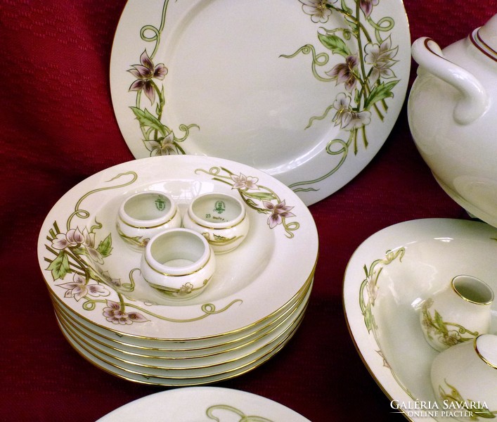 Zsolnay porcelain 