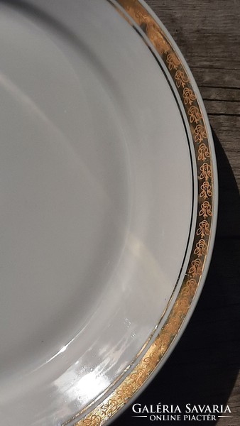 Alföldi porcelán aranyozott szélű torta tál , süteményes tál 28 cm átmérőjű